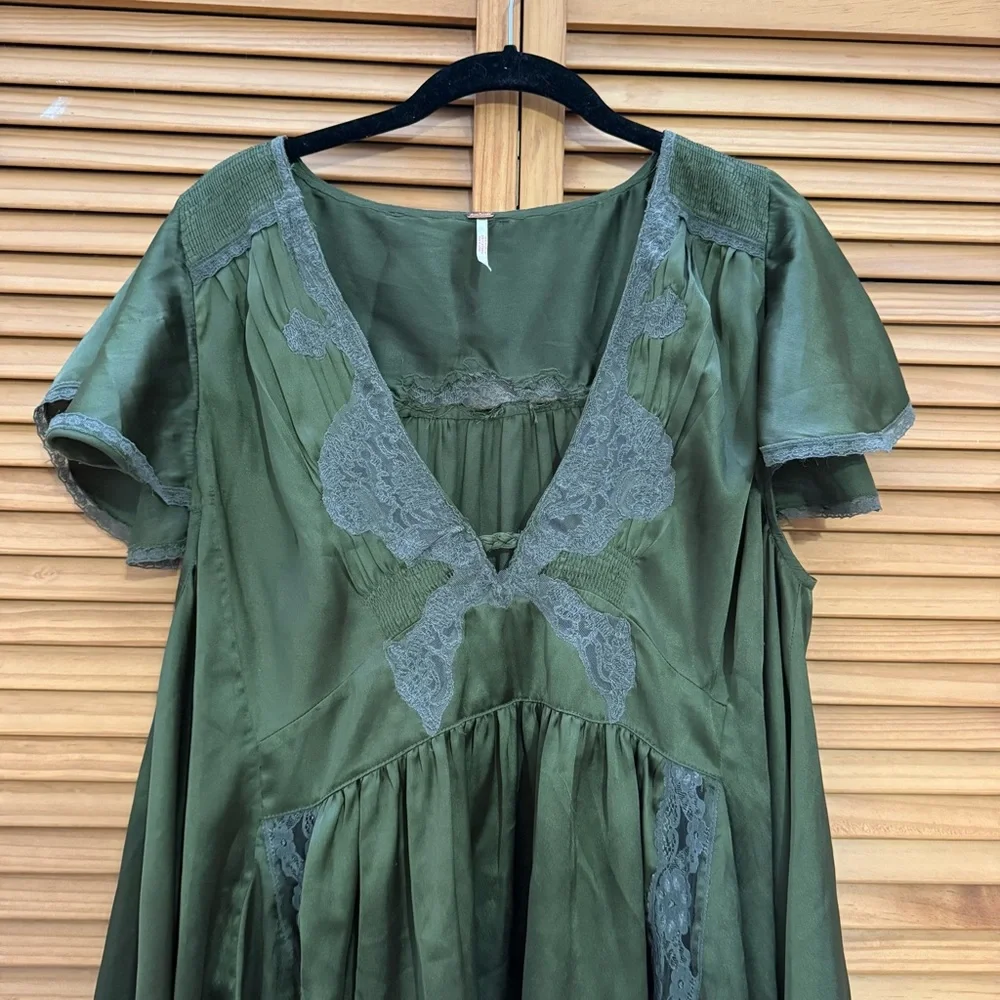 Free People Green V neck dress size medium - Picture 3 of 7